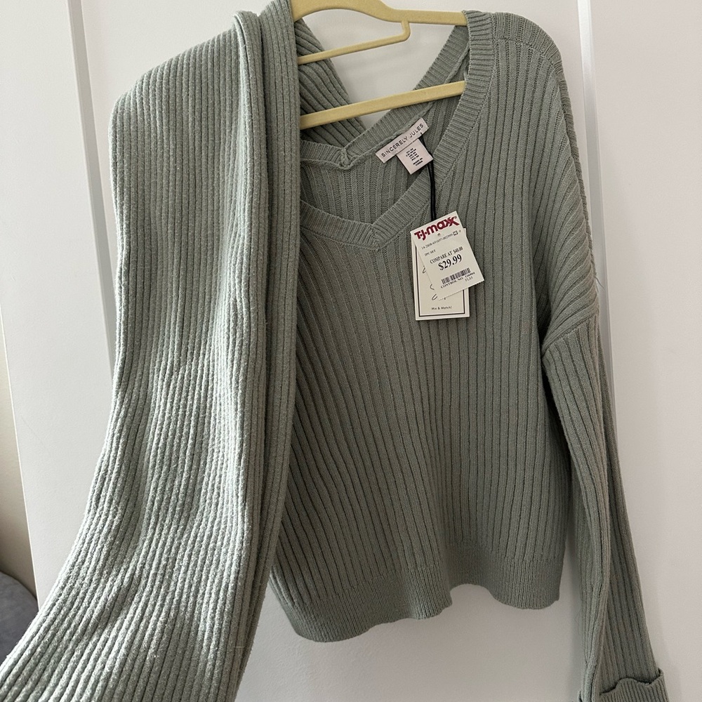 Tommy Hilfiger Women's Green Sweater Set